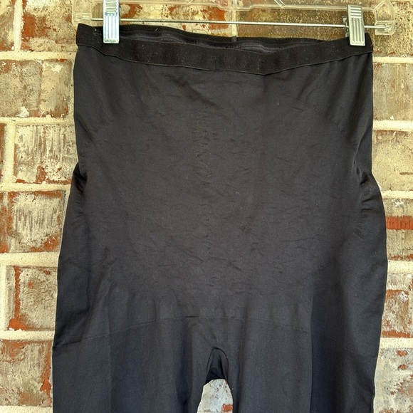 Spanx Assets Black Skinny Leggings - Picture 2 of 5